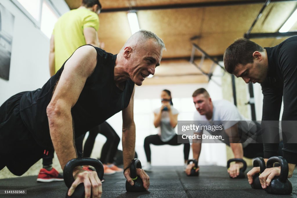 Motivation für ein gesundes Leben-Crosstraining für alle Altersgruppen mit privatem Trainer.