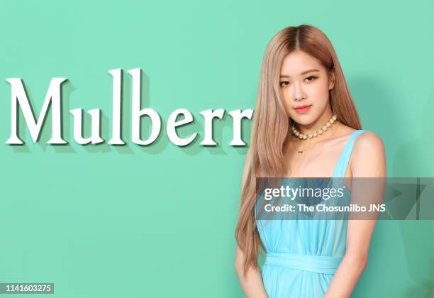 260 Rose Blackpink Photos and Premium High Res Pictures ...