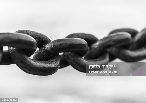 chain - chain object stock pictures, royalty-free photos & images