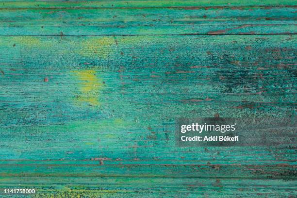 green wood background - beaten up stock pictures, royalty-free photos & images