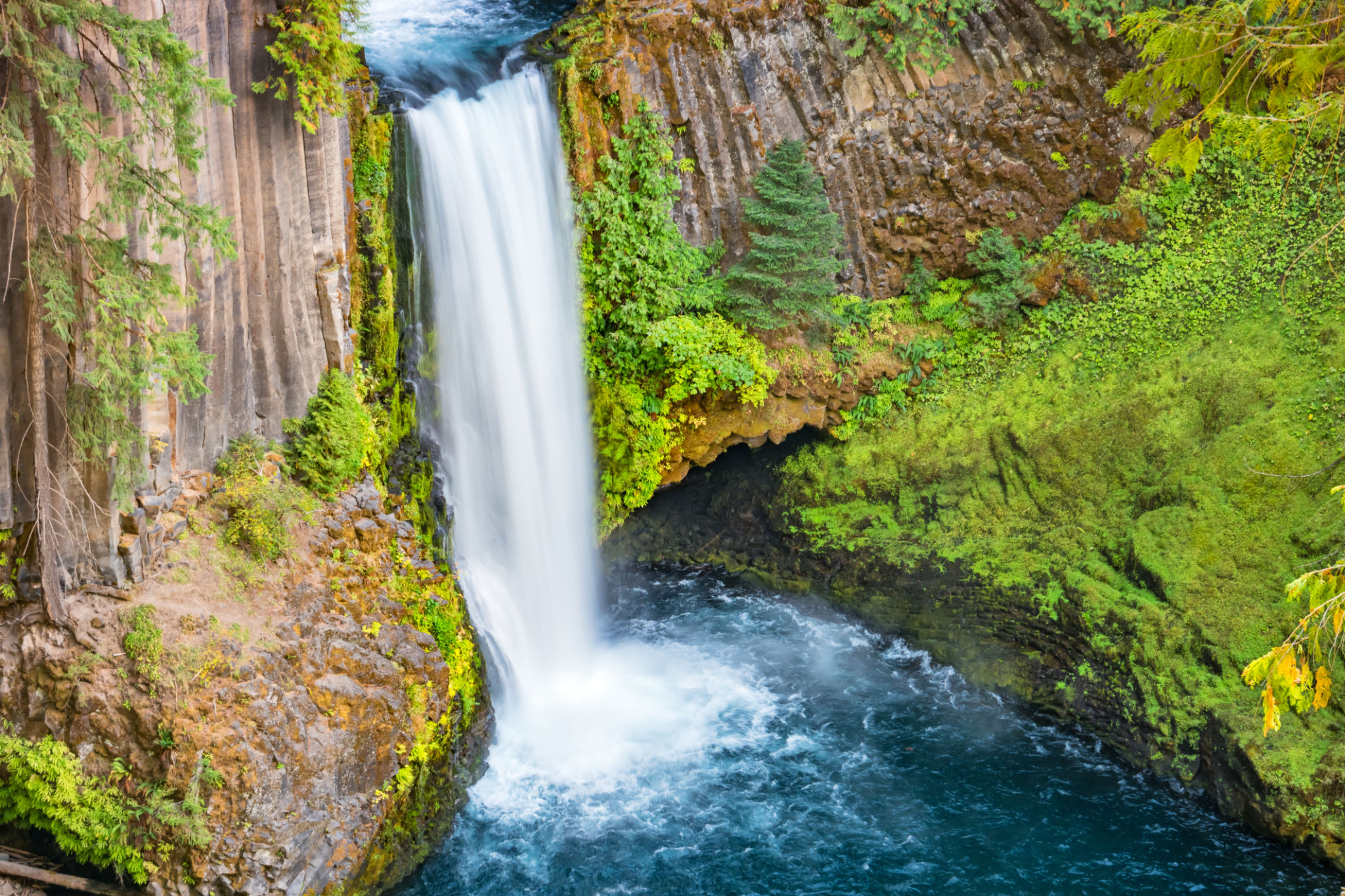 Toketee Falls in Oregon USA Toketee Falls in Oregon USA