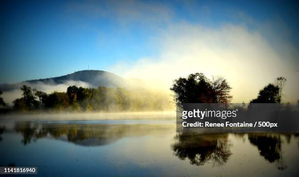 morning fog on the connecticut river - morrisville vt stock pictures, royalty-free photos & images