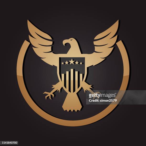 ilustrações de stock, clip art, desenhos animados e ícones de golden american eagle and shield emblem - azul marinho