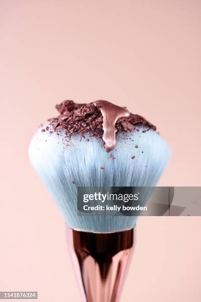 rose gold make up powder on brush - highlighter pen stock pictures, royalty-free photos & images