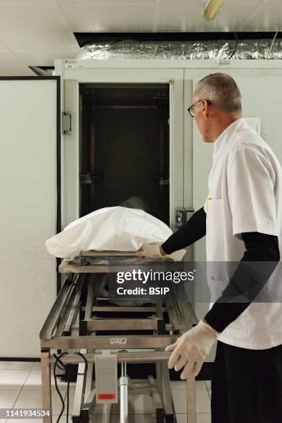 Dead body is just arrived in the mortuary chamber in an hospital, Paca, France.