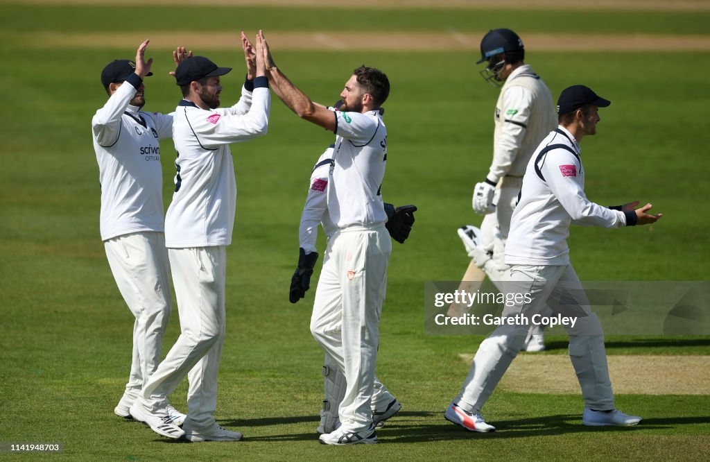 Warwickshire v Kent - Specsavers County Championship: Division One