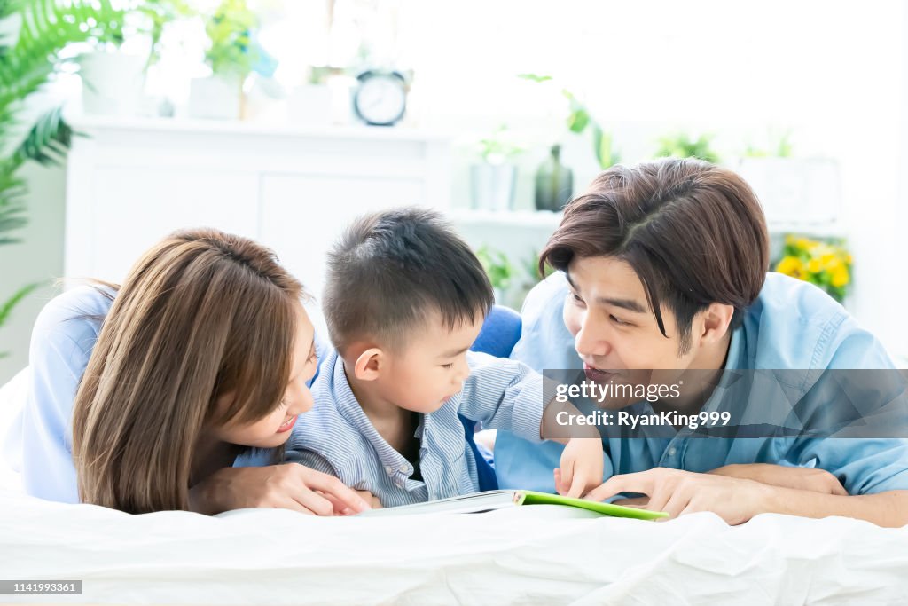 Parent read book with child