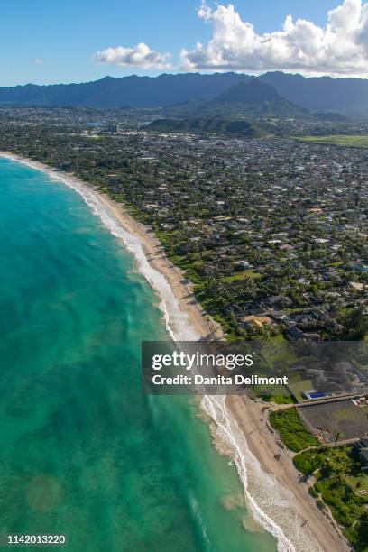 aerial view of coastline and kailua beach, oahu, hawaii, usa - kailua stockfoto's en -beelden