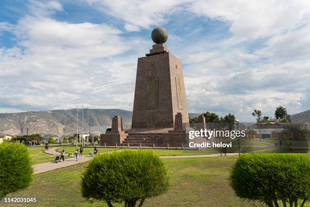 middle of the world, quito - equator line stock pictures, royalty-free photos & images