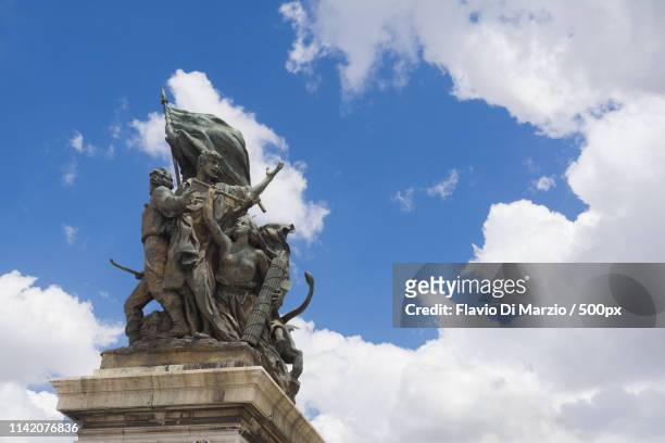 bronze statue - 羅馬 stock-fotos und bilder
