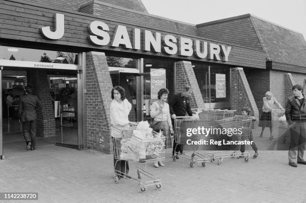 The front of a J Sainsbury, now known as Sainsbury's, UK, 7th May 1984.