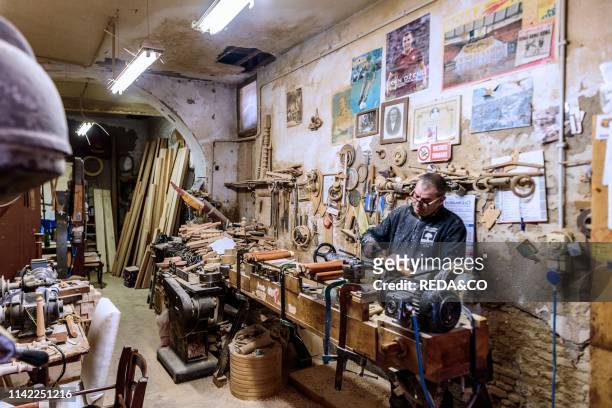 Traditional carpenter craftsman Pietro Filoso. Trastevere district. Rome. Lazio. Italy. Europe.