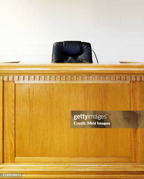 empty judges bench - courtroom stock pictures, royalty-free photos & images