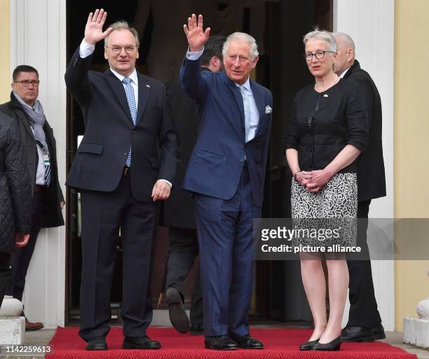 May 2019, Saxony-Anhalt, Wörlitz: Reiner Haseloff , Prime Minister of Saxony-Anhalt, and the British heir to the throne Prince Charles and Foundation...