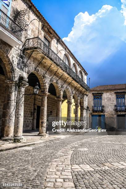 view of square and old buildings in havana - havana door stock pictures, royalty-free photos & images