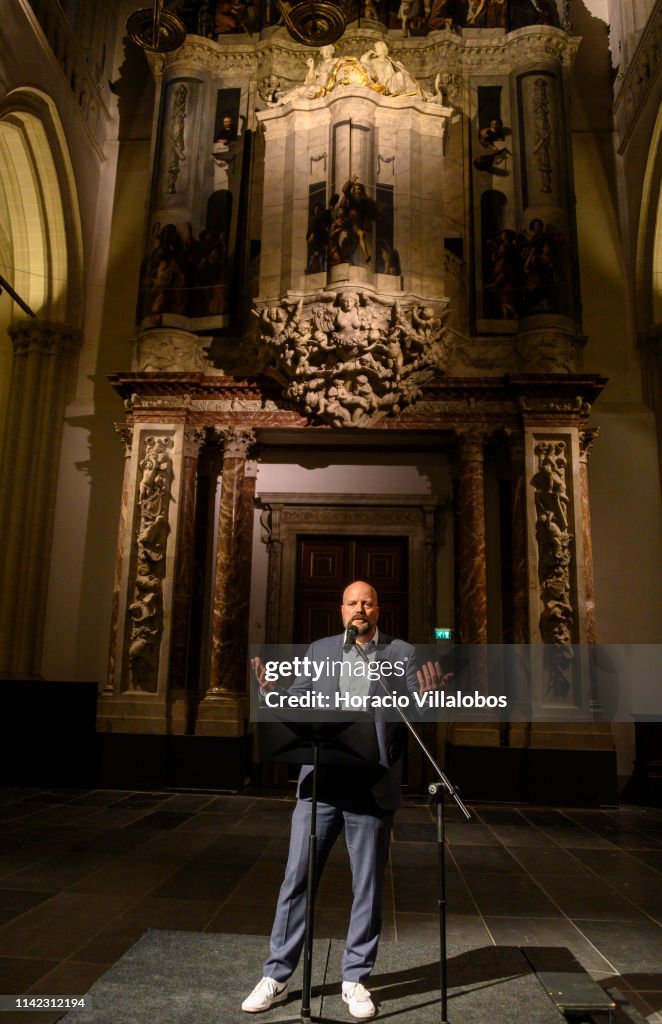 John Moore wins the 2019 World Press Photo of the Year award