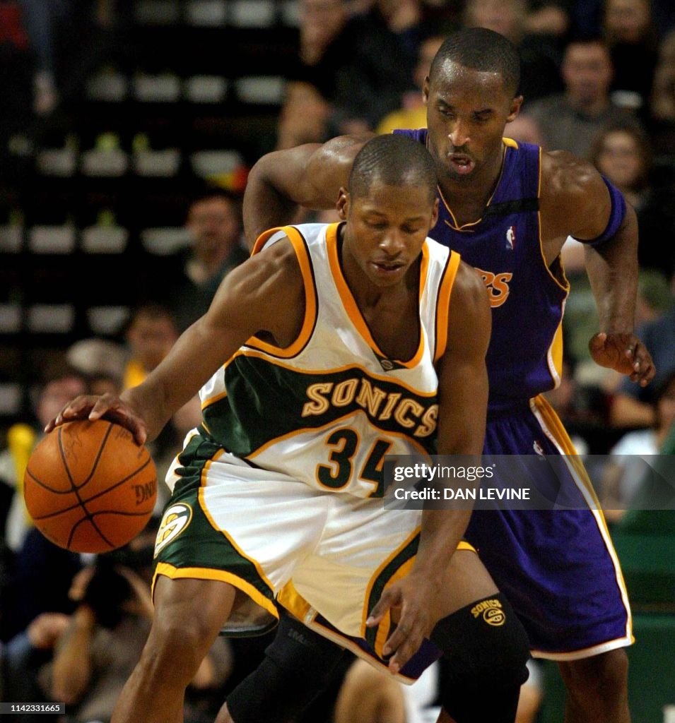 BKN-LAKERS-SONICS-O'NEAL