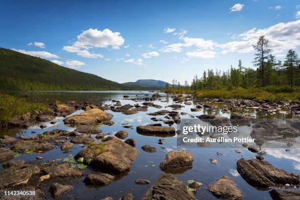 parc national de la gaspésie, devil's lake - parc national de la gaspésie stock pictures, royalty-free photos & images