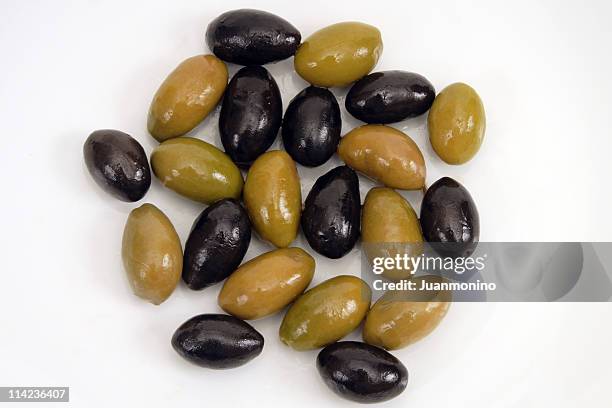 negro y verde aceitunas desde arriba - kalamata olive fotografías e imágenes de stock