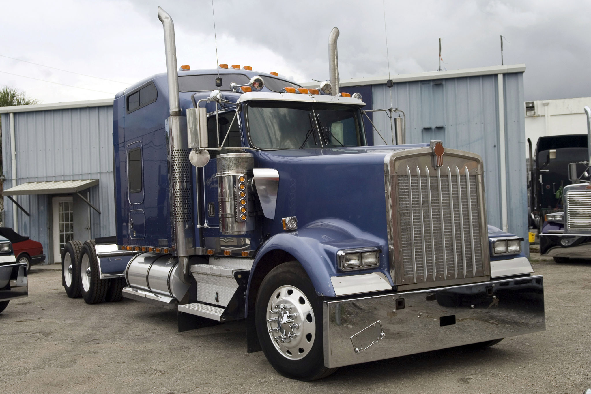 Blue Semi Tractor Trailer Truck Blue Semi Tractor Trailer Truck