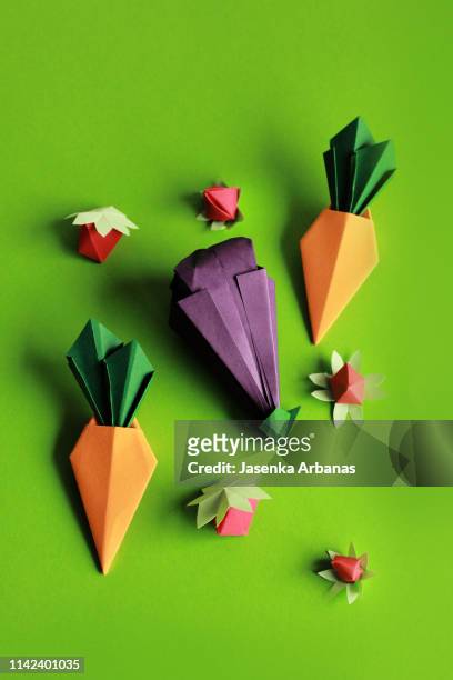 origami  eggplant ,carrots  and strawberries. - papierkunst stockfoto's en -beelden