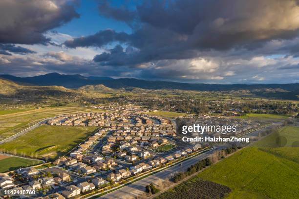 suburban rooftops - california valley stock pictures, royalty-free photos & images