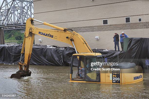Backhoe Fail Try Fail Photos and Premium High Res Pictures - Getty Images