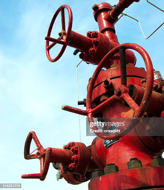 gas wellhead - wellhead stock pictures, royalty-free photos & images