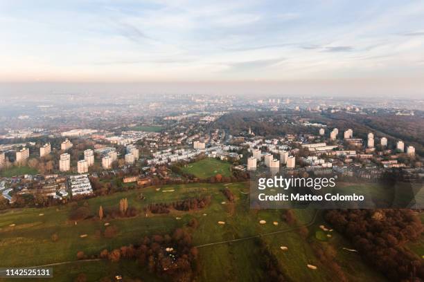 aerial view over residential district at sunset, roehampton - roehampton fotografías e imágenes de stock