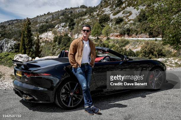 Luke Evans immediately puts the F-Type SVR to the test, embarking on a thrilling drive into the spectacular mountain scenery and showcasing the cars...