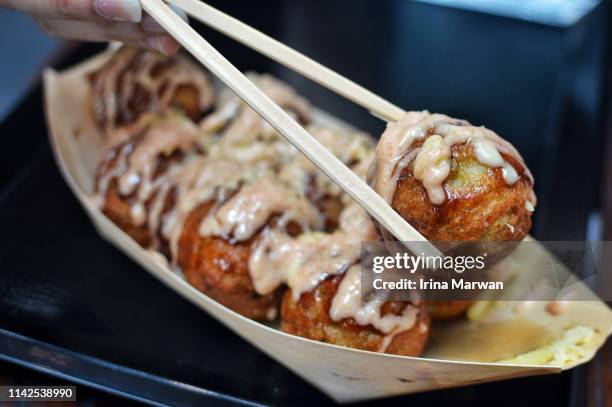 takoyaki - takoyaki stock pictures, royalty-free photos & images