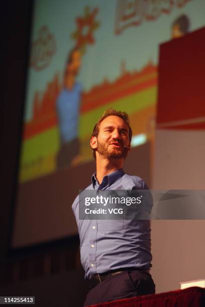 Australian preacher and motivational speaker Nick Vujicic speaks to an audience during his public lecture at Zhongnan University of Economics and Law...