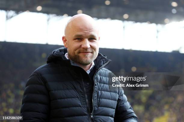 Rouven Schroeder of Mainz looks on prior to the Bundesliga match between Borussia Dortmund and 1. FSV Mainz 05 at Signal Iduna Park on April 13, 2019...