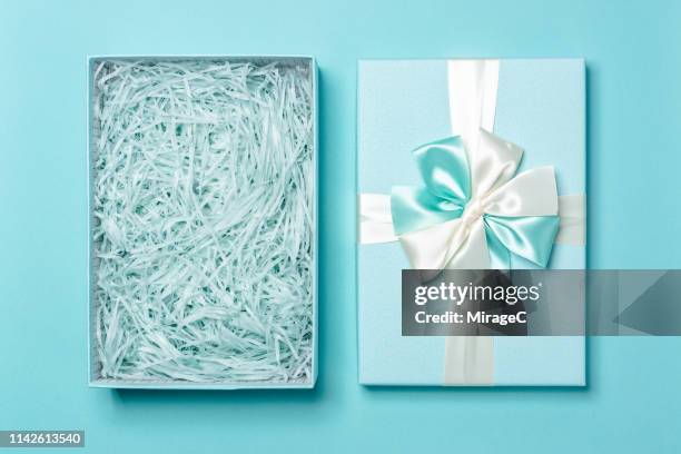 open empty gift box - gift box top stock pictures, royalty-free photos & images