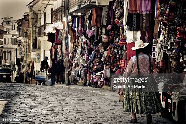 la paz street ,bolivia - ボリビア ストックフォトと画像