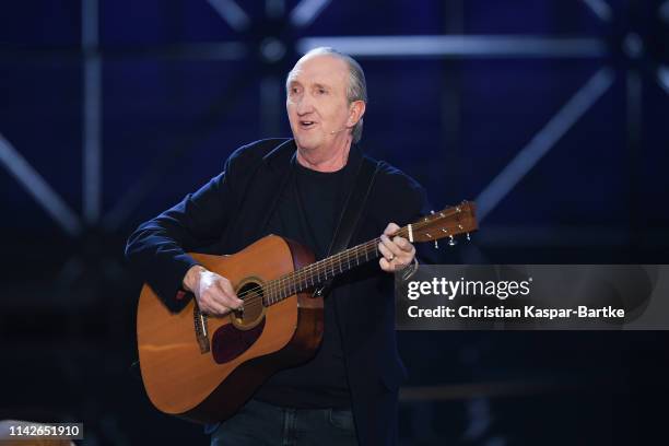 Mike Ruegger Mike Krüger Zdf Show Photos and Premium High Res Pictures - Getty Images