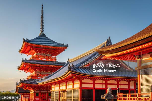 kiyomizu-dera pagode in kyoto japan - kiyomizu dera temple stock-fotos und bilder