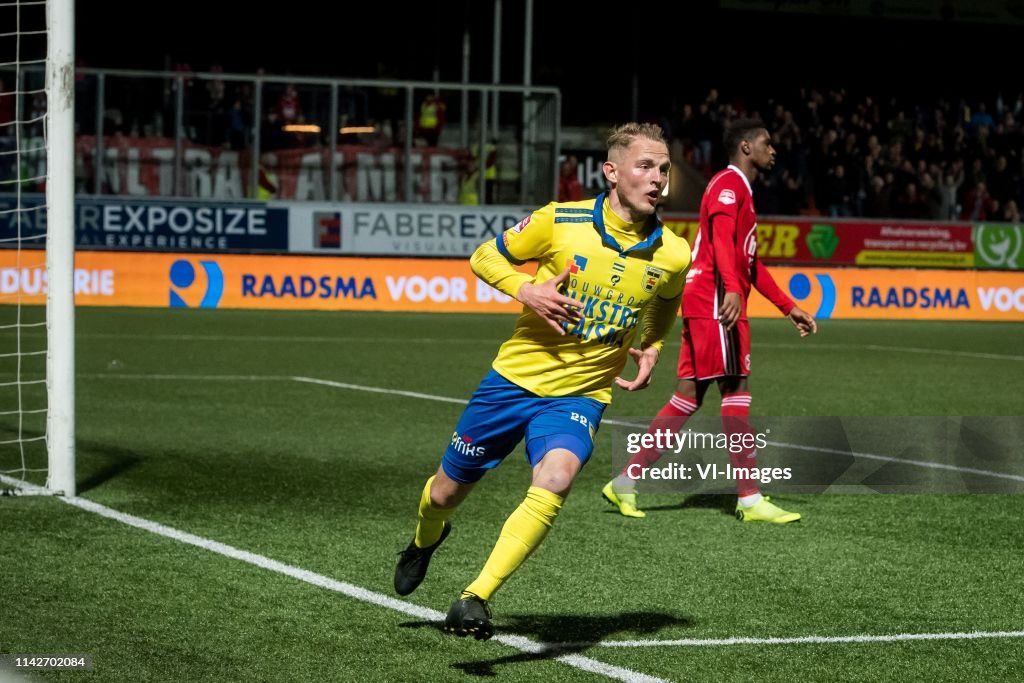 Dutch Keuken Kampioen Divisie"Cambuur Leeuwarden v Almery City"