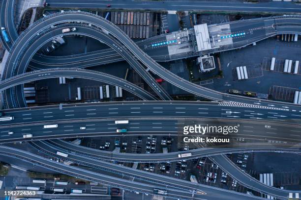 空中ハイウェイ - multiple lane highway ストックフォトと画像