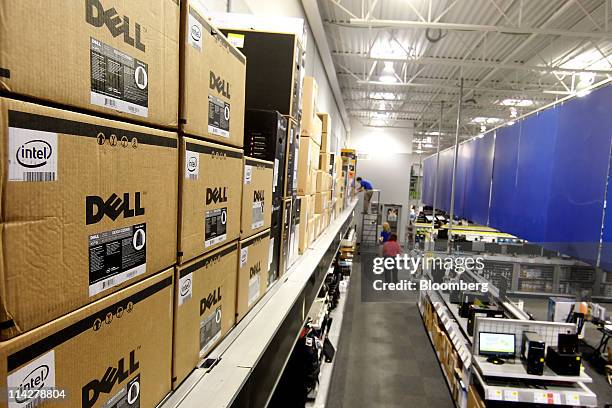 Computer Store Inventory Computer Inventory Photos and Premium High Res Pictures - Getty Images