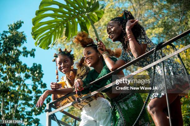 vibrant women in jamaica - kingston-jamaica stockfoto's en -beelden
