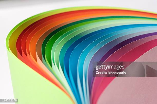 arco-íris de papel. - imagem a cores imagens e fotografias de stock