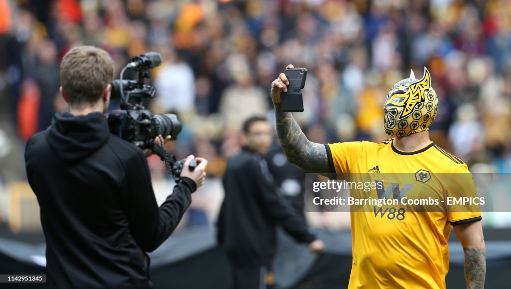 Wolverhampton Wanderers v Fulham - Premier League - Molineux