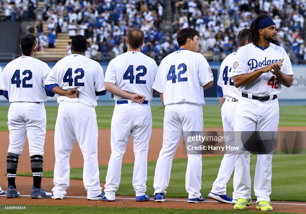 Cincinnati Reds v Los Angeles Dodgers