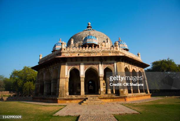 isa khan's mosque and his tomb, built in 1547 near humayun's tomb, it is unesco world heritage site, delhi, india. - humayun's tomb stock pictures, royalty-free photos & images