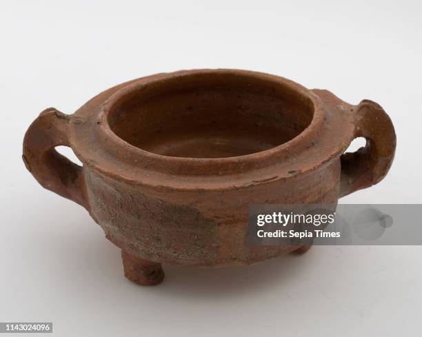 Red Lead Pot 62 Three Legged Pot Stock Photos, High-Res Pictures, and Images - Getty ...