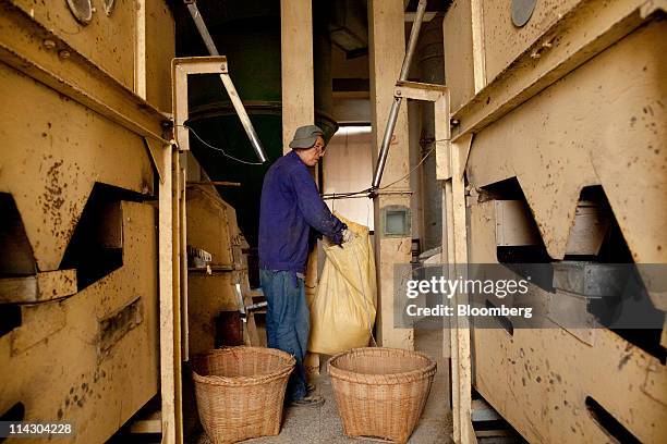 China Rice Factory 52 Rice Threshing Factory Production Images Stock Photos, High-Res ...