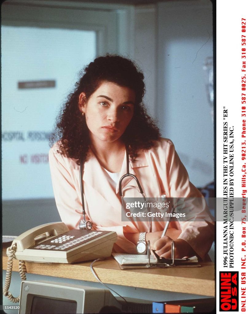 1996 JULIANNA MARGULIES IN THE TV HIT SERIES "ER"