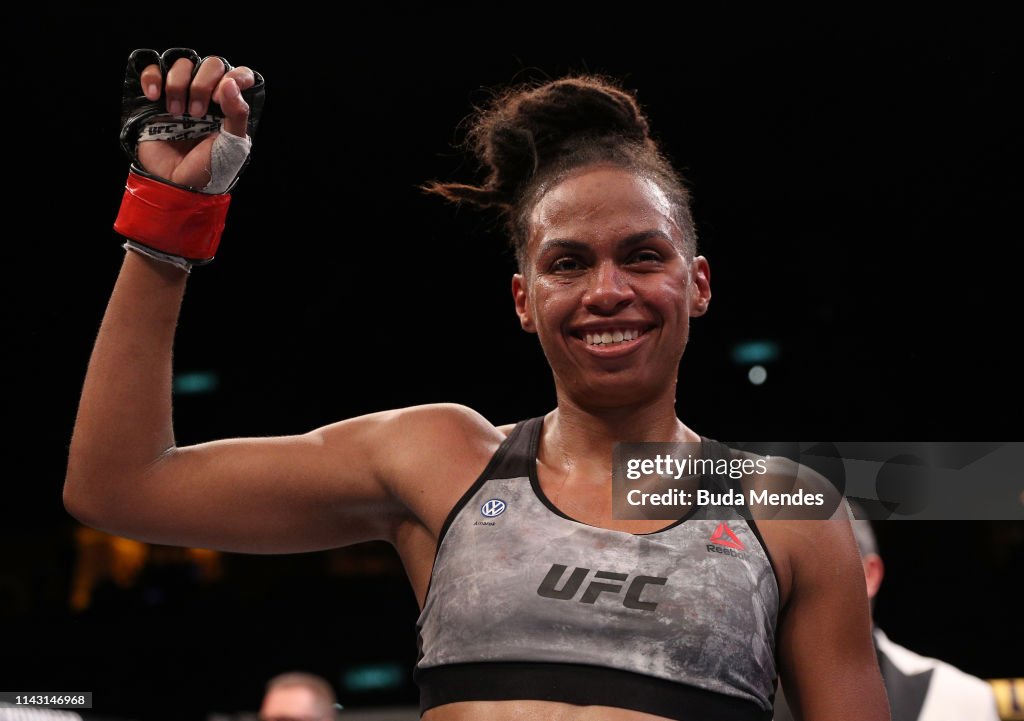 UFC 237: Carolina v Cachoeira