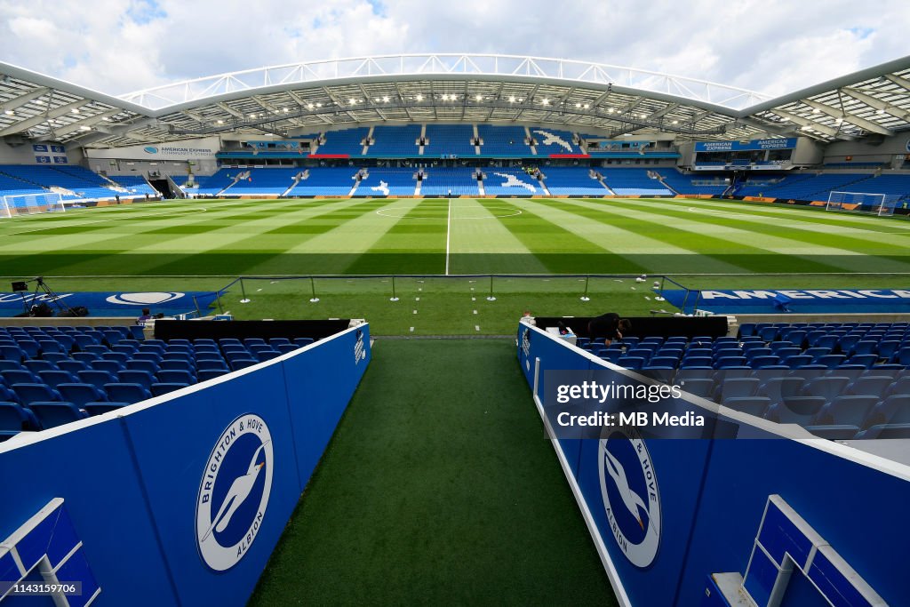 Brighton & Hove Albion v Manchester City - Premier League